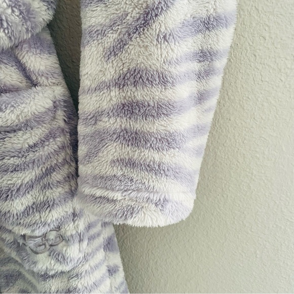 Ugg Soft Aarti Zebra Print Women’s Shearling Size Small Robe - Picture 6 of 6